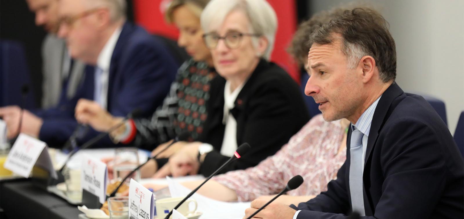 The HIV Outcomes Initiative, co-chaired by ISGlobal researcher Jeffrey V Lazarus, calls for a new era of HIV care that goes ‘beyond viral suppression’